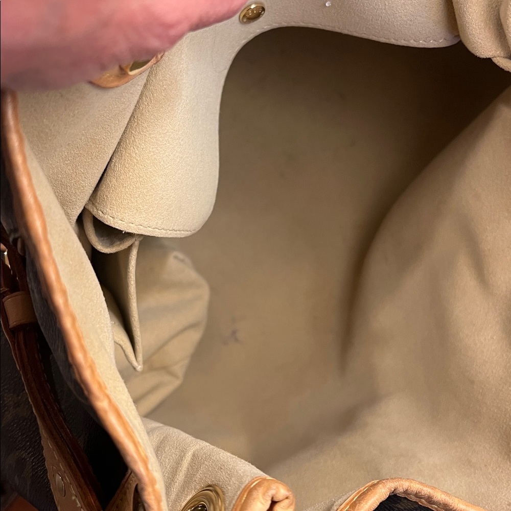 Louis Vuitton Galliera PM monogram shoulder bag. - Picture 12 of 13